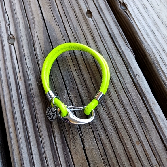 Rustic Cuff Neon Yellow Cheri Leather Bracelet Vintage Retired - Picture 1 of 2